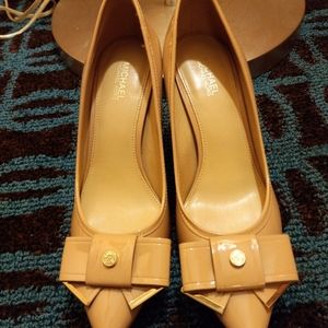 Beige Leather size 6 Michael Kors heels